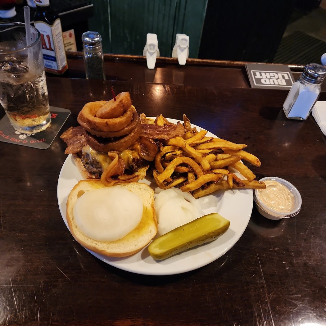 Elmo's Rock Bar & Grill 4